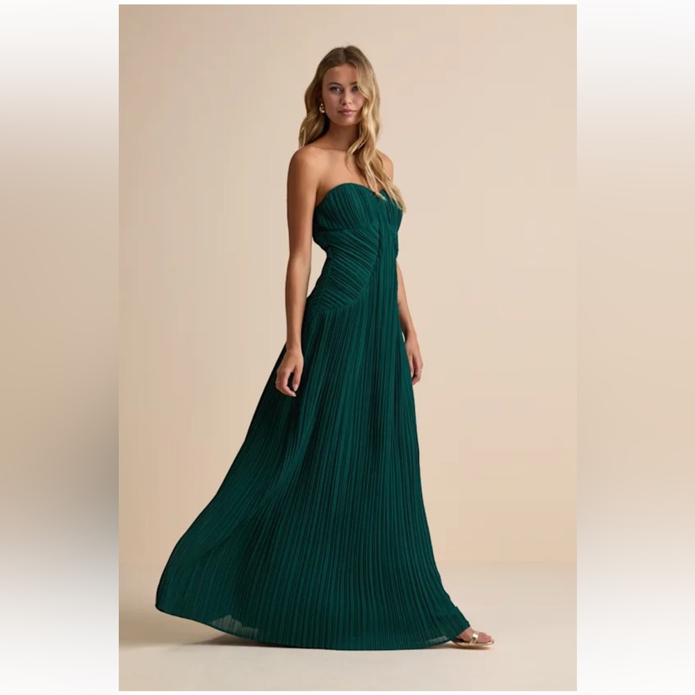 NWOT Lulus Narasha Emerald Green Pleated Strapless Maxi Dress